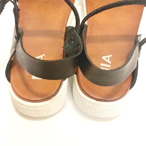 🖤MIA Platform Sandal🖤 - Picture 5 of 9